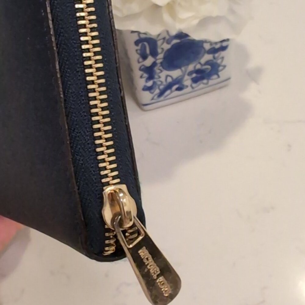 Michael Kors Jet Set Travel Large Continental Wallet - Picture 7 of 8
